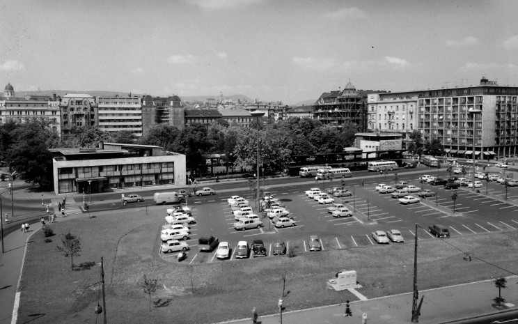 Sztálin tér, Engels tér, Erzsébet tér