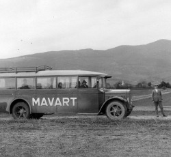 MÁVAUT